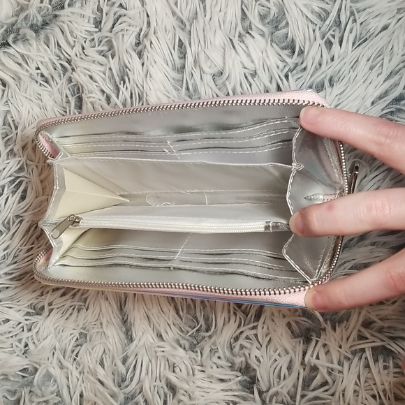 Holographic Wallet - Picture 8 of 15